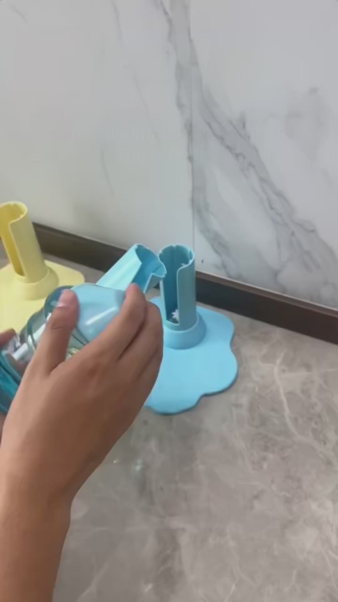 CleanFlow™ Pet Bowl 🐾💧 — Automatic Fresh Water Refill